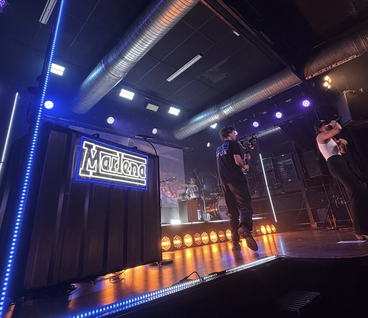 Alquiler de material de iluminación espectacular para el concierto de Marlena en la Sala Custom de Sevilla
